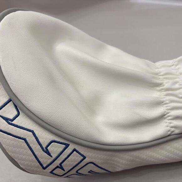 Taylormade SIM Driver Headcover White/Blue - Picture 5 of 10